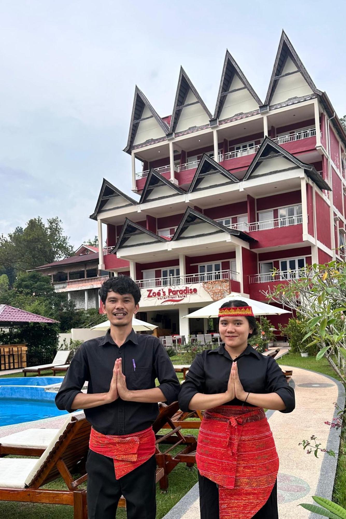 Zoe'S Paradise Waterfront Hotel Tuk Tuk Exterior photo