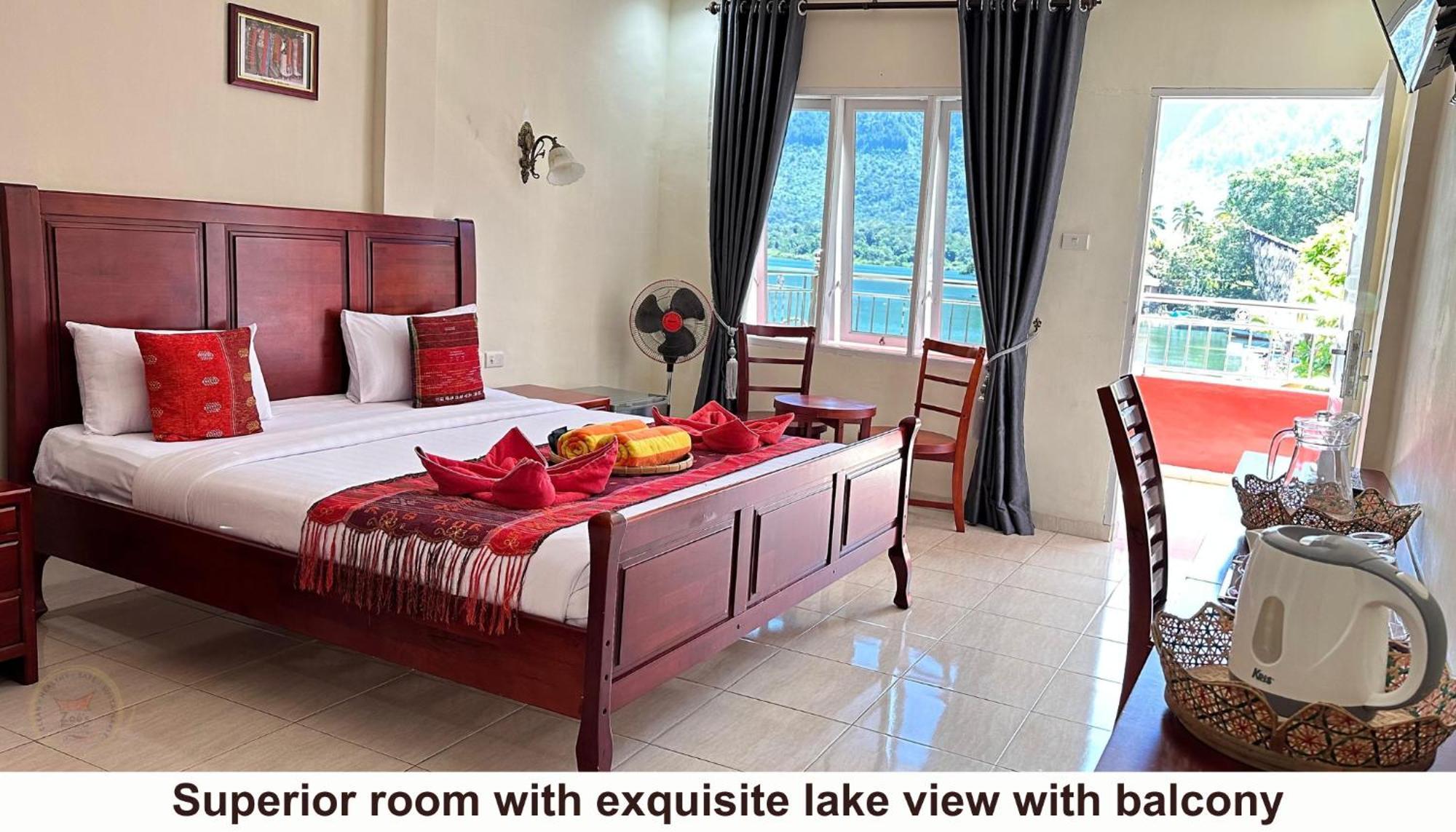 Zoe'S Paradise Waterfront Hotel Tuk Tuk Exterior photo